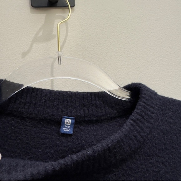 Uniqlo -Navy and White Striped Kids 9-10 Sweater - Picture 4 of 4